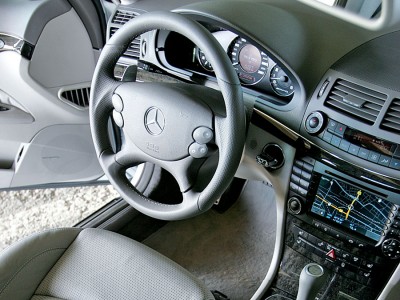 0607_x+2007_mercedes_benz_e63_amg+interior.jpg