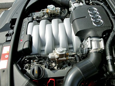 0607_x+2007_audi_s6+engine_compartment.jpg