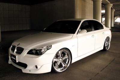 84970_KRANZE_RATZINGER_BMW_100.jpg