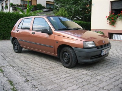 obijev clio 10.8.05 002.jpg