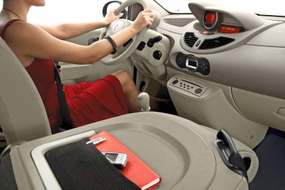Renault_Twingo_2_25.jpg