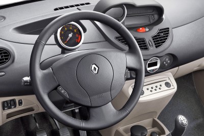 Renault_Twingo_2_16.jpg