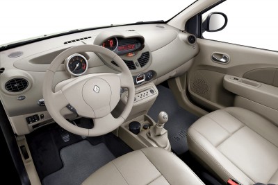 Renault_Twingo_2_15.jpg