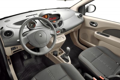 Renault_Twingo_2_14.jpg