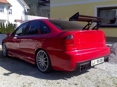 Renault Laguna.jpg
