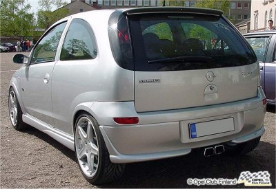 Corsa_C_GSi_b.jpg