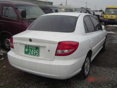 KIA_Rio_2003_2.jpg