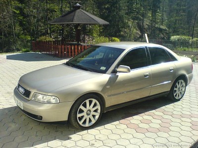 audi 2000.jpg