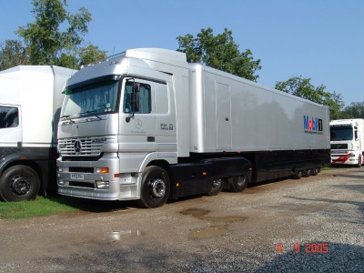 mercedes truck.jpg
