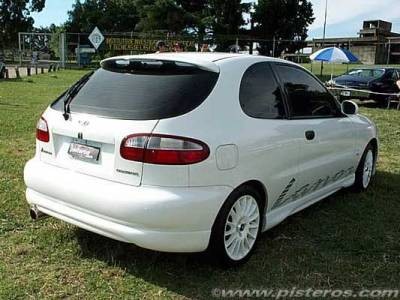 Daewoo-Lanos-u7FA.jpg