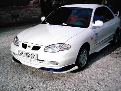 Hyundai lantra.jpg
