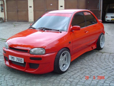 mazda_121_b.jpg