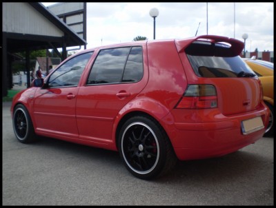 Golf 4 s strani.jpg