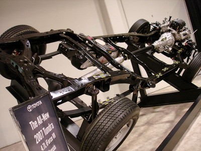 800px-ToyotaTundraChassis.jpg