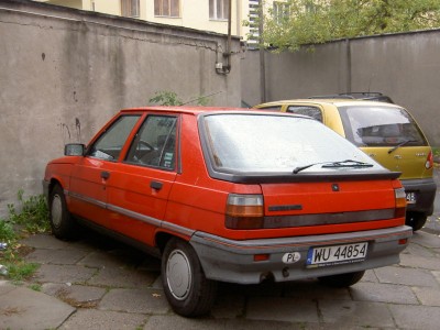 800px-Renault_11.JPG