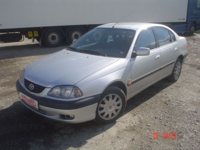 AVENSIS - 2001.jpg