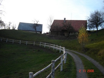 kmetija 2.JPG