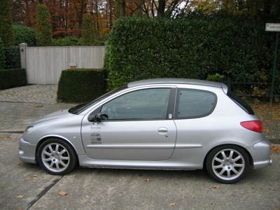 Peugeot-206_5628889.jpg