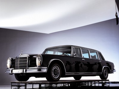 Mercedes-Benz-600_Pullman_Limousine_1964_800x600_wallpaper_01.jpg