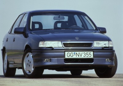 Vectra_A___2000__spredaj.jpg