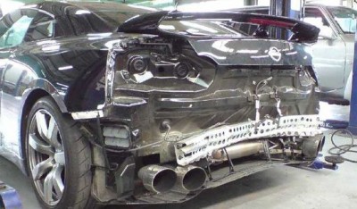 nissan-gtr-crash-gt-r-godzilla-audi-r8-rear-bumper.jpg