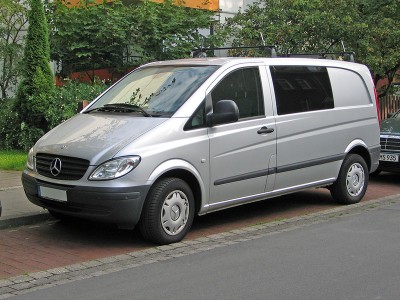 800px-Mercedes_vito_2_v_sst.jpg