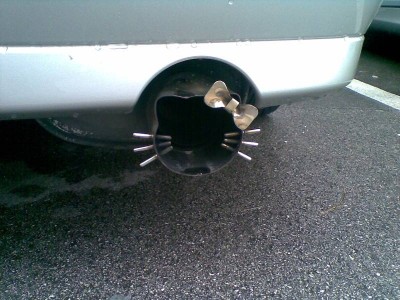 hello_kitty_lexus.jpg
