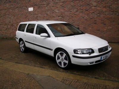 volvo_v70.jpg