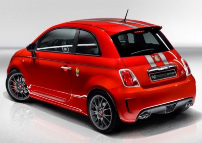 2009-Fiat-500-Abarth-695-Tributo-Ferrari-Rear-Side-View-588x417.jpg