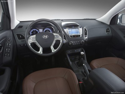 Hyundai-ix35_2011_800x600_wallpaper_3a.jpg