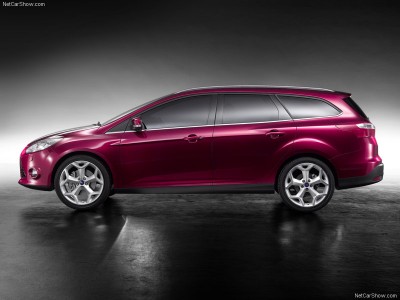 Ford-Focus_Estate_2011_800x600_wallpaper_03.jpg