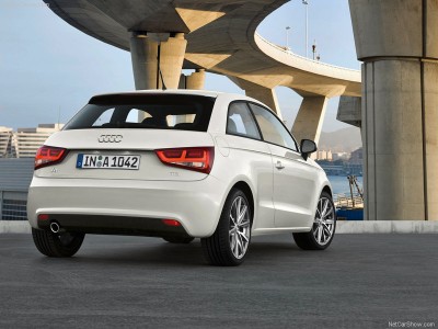 Audi-A1_2011_800x600_wallpaper_39.jpg