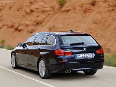 BMW-5-Series_Touring_2011_800x600_wallpaper_0c.jpg