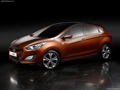 Hyundai-i30_2013_800x600_wallpaper_10.jpg