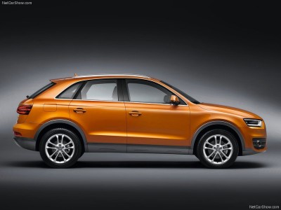 Audi-Q3_2012_800x600_wallpaper_4f.jpg