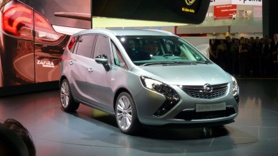 zafira-tourer-frankfurt00.jpg