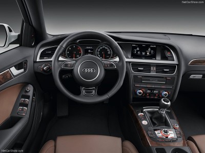 Audi-A4_Avant_2013_800x600_wallpaper_08.jpg