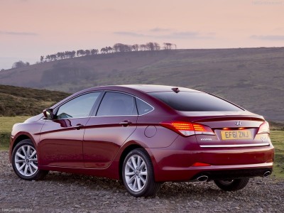 Hyundai-i40_2012_800x600_wallpaper_04.jpg