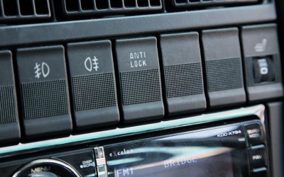 1990-1991-audi-90-quattro-20V-controls.jpg
