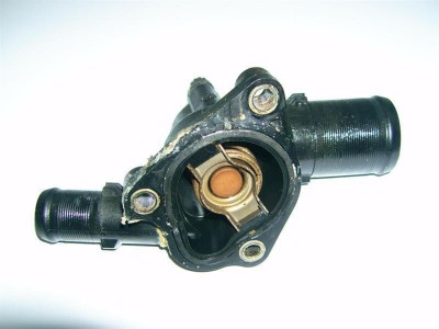 Clio 2 Ph 1 1.2 Petrol Thermostat.jpeg