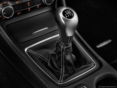 2014-mercedes-benz-cla-class-4-door-sedan-cla250-fwd-gear-shift_100442534_m_11.jpg