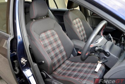 2013-Volkswagen-Golf-GTI-front-seats.jpg