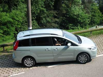 mazda5_5.jpg