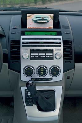 mazda5_4.jpg