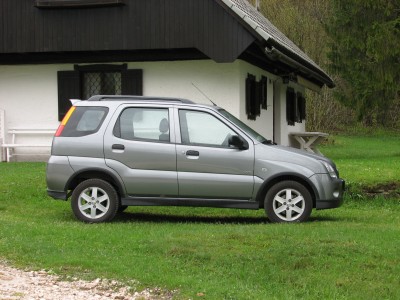 suzuki_ignis_icebreakr1.jpg