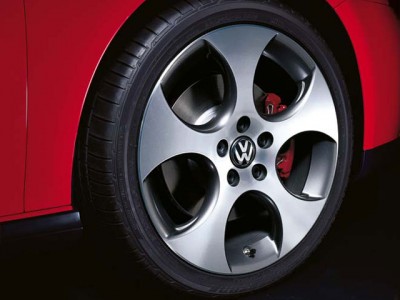 1141573397_offer_281-VW Golf GTI V Detroit.jpg