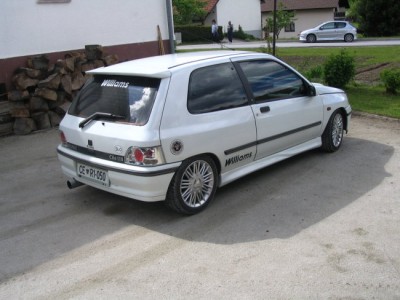 09wcAwX0zF7Aeq8j.v.jpg