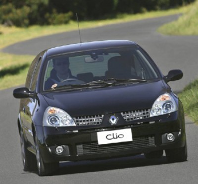 renaultSportClio182_m.jpg