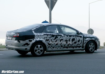 ford mondeo saloon_3.jpg