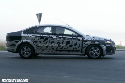 ford mondeo saloon_2.jpg